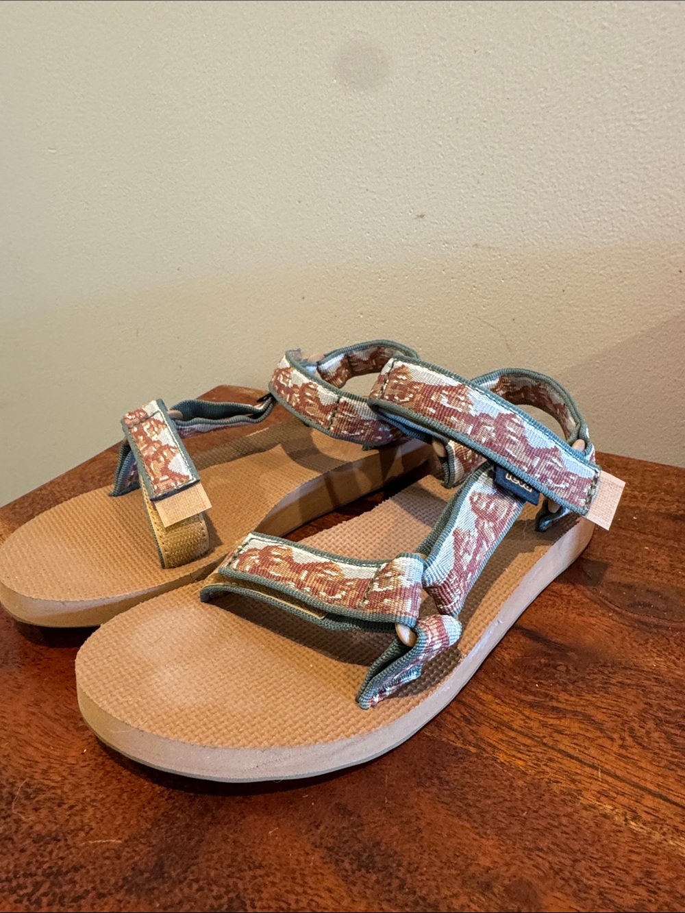 Womens Tan and Green Adjustable Strap Sandals NWOT
